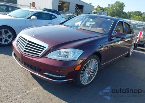 2010 Mercedes-Benz S 550 550 из США, поврежденный, VIN WDDNG7BB7AA340093